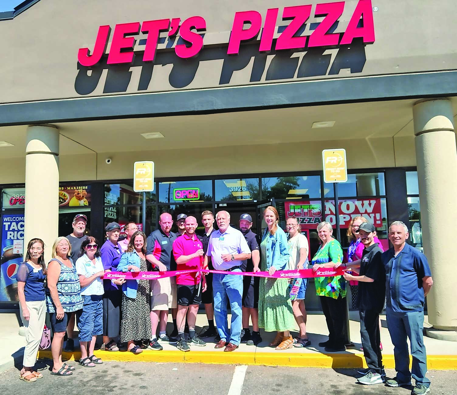 Jet's Pizza cuts ribbon at new location